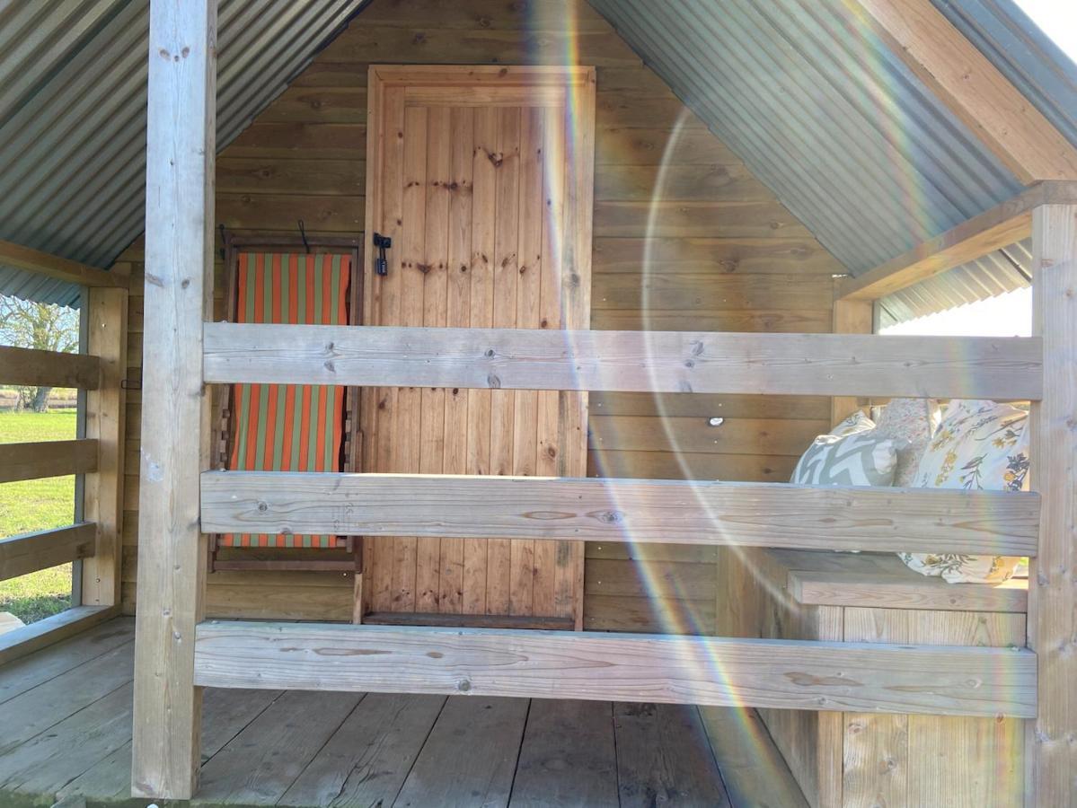 קאמברידג' Fen Meadows Glamping - Luxury Cabins And Bell Tents מראה חיצוני תמונה