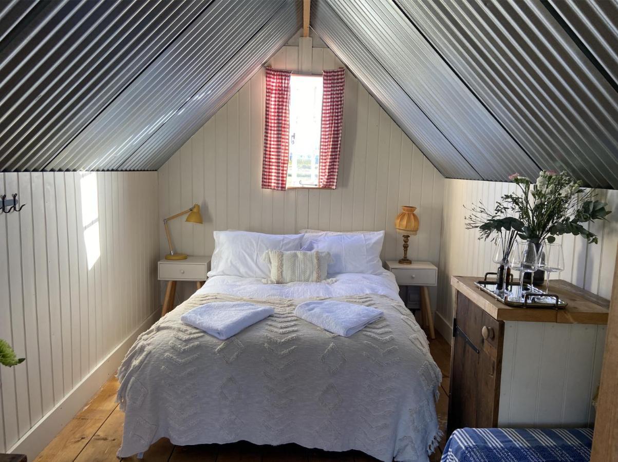 קאמברידג' Fen Meadows Glamping - Luxury Cabins And Bell Tents מראה חיצוני תמונה