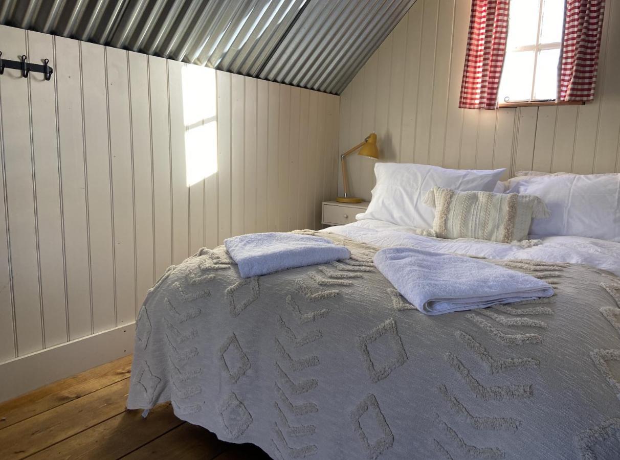 קאמברידג' Fen Meadows Glamping - Luxury Cabins And Bell Tents מראה חיצוני תמונה