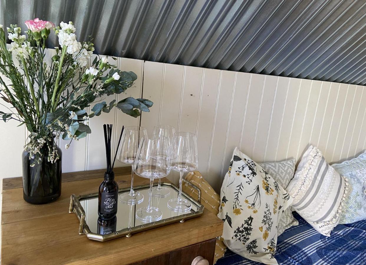 קאמברידג' Fen Meadows Glamping - Luxury Cabins And Bell Tents מראה חיצוני תמונה