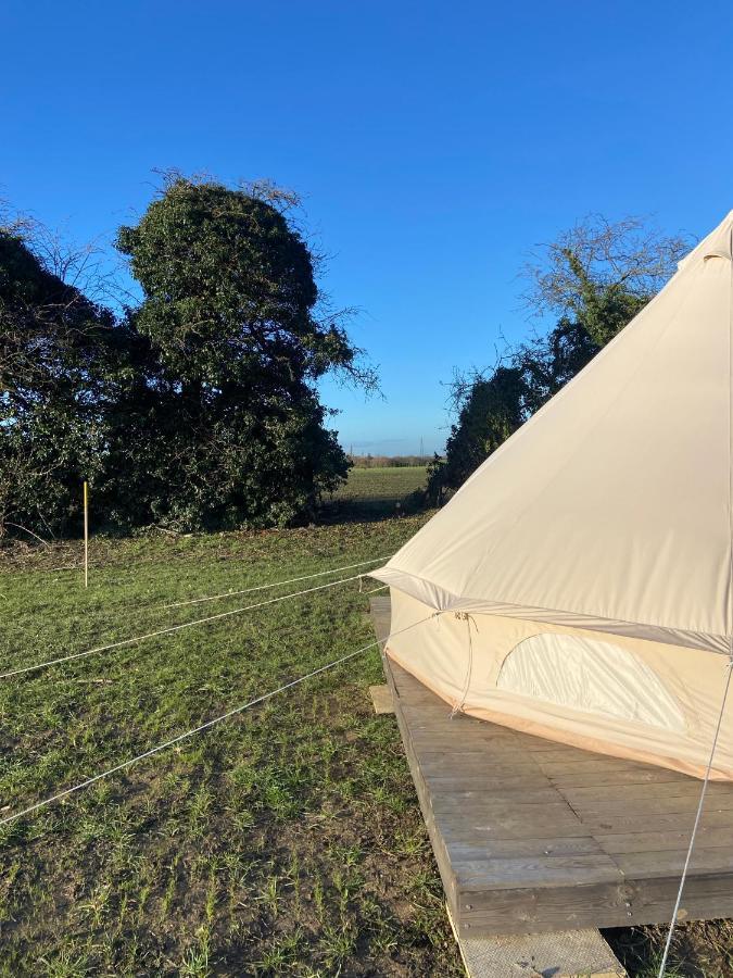 קאמברידג' Fen Meadows Glamping - Luxury Cabins And Bell Tents מראה חיצוני תמונה