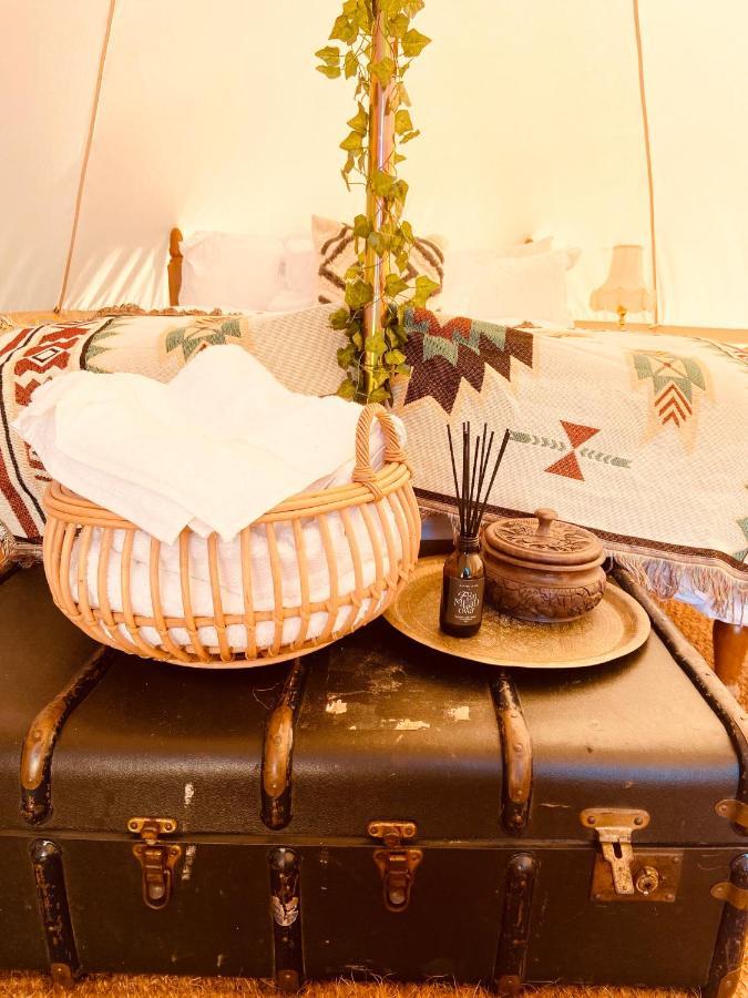 קאמברידג' Fen Meadows Glamping - Luxury Cabins And Bell Tents מראה חיצוני תמונה