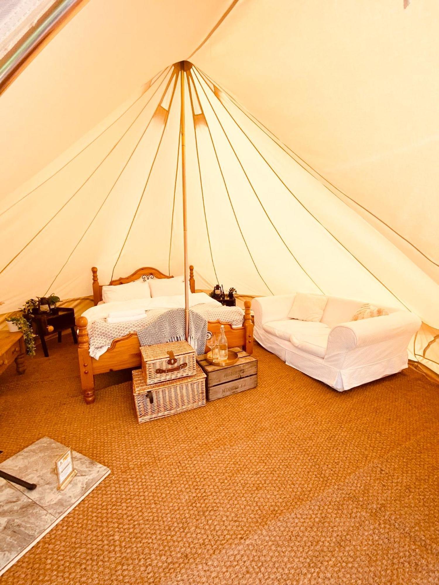 קאמברידג' Fen Meadows Glamping - Luxury Cabins And Bell Tents מראה חיצוני תמונה